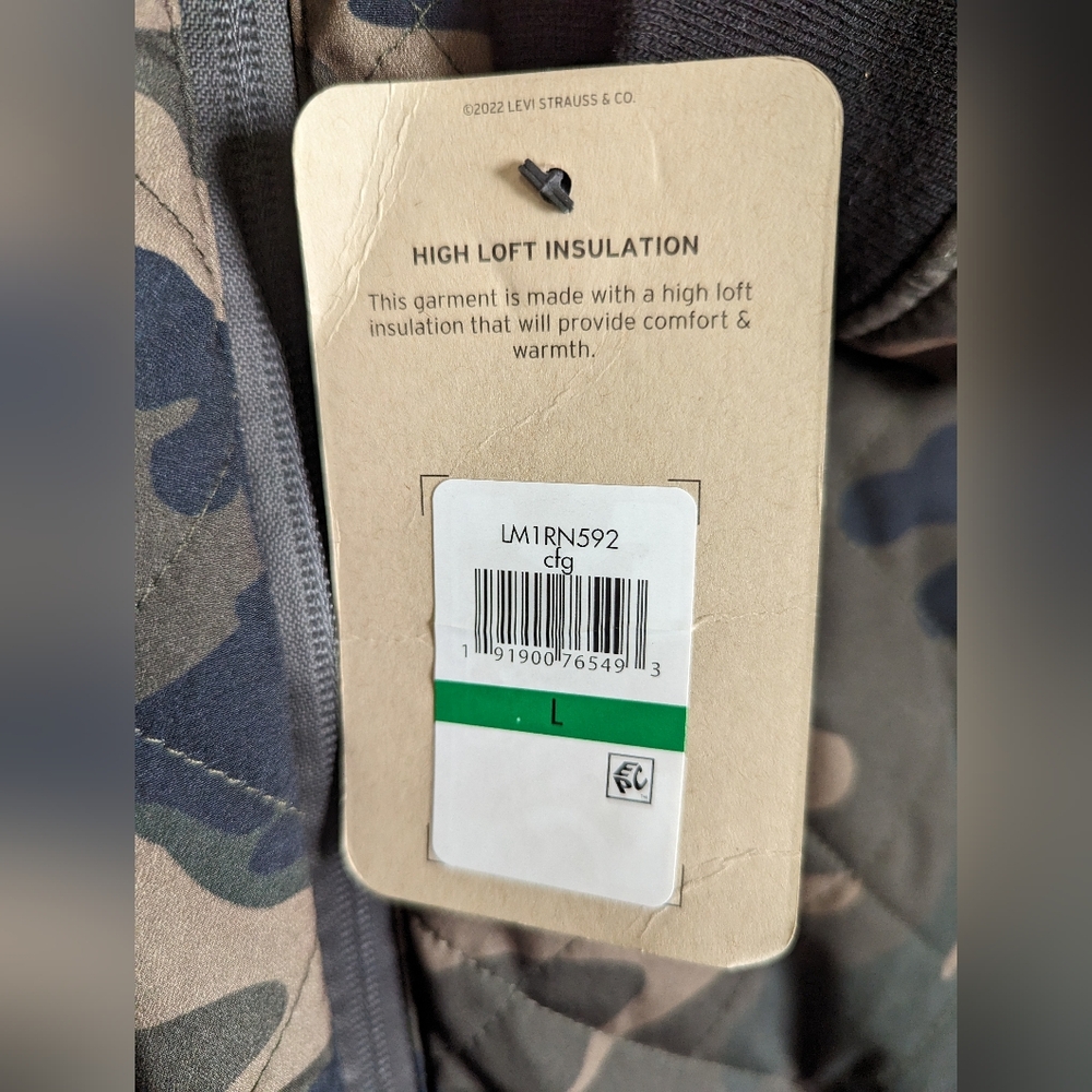 NWT Levi's Men's Camo Insulated Hooded Jacket Size L - Picture 2 of 12